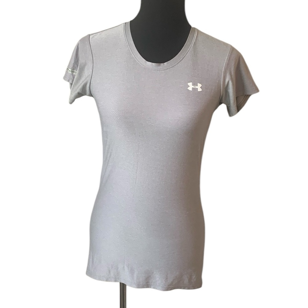 Under Armour Heatgear Fitted Silver Short Sleeve Workout Tee Women’s Medium